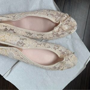 Elegant Lace Ballet Flats
